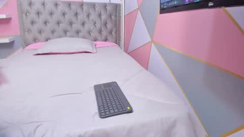    online show from 19, 2, 2025