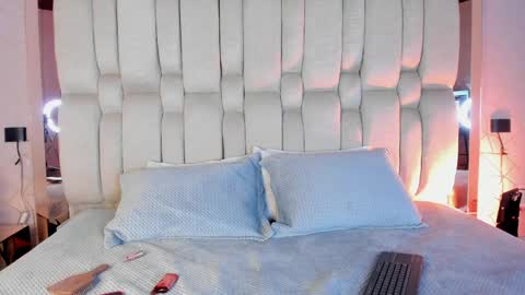 Isa  online show from 7, 4, 2026