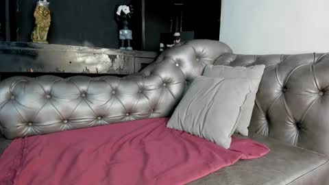 Isaac  online show from 7, 1, 2026