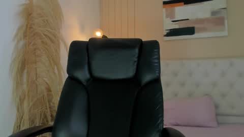 isaac_cryston online show from 8, 11, 2025