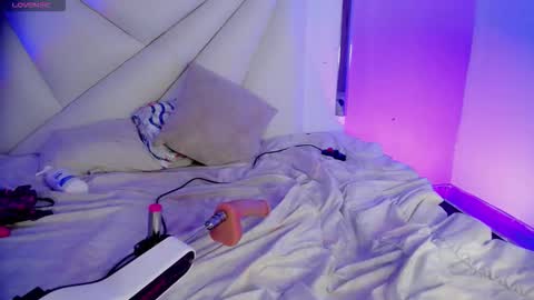 I S A B E L A ISA  online show from 29, 9, 2025