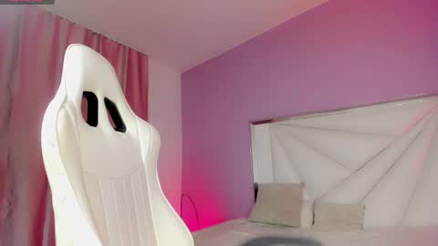 I S A B E L A ISA  online show from 10, 10, 2025