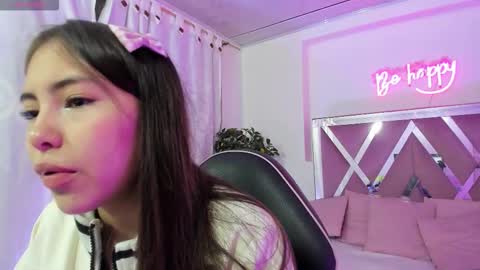 Snapshot of isabela_tay chatting on 8, 11, 2025 ISABELA online show from 8, 11, 2025