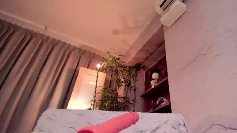 isabelastefano online show from 7, 7, 2026