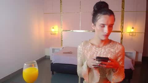 Snapshot of isabelfernandez chatting on 10, 10, 2025 IsabelFernandez online show from 10, 10, 2025
