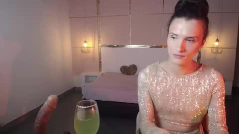 Snapshot of isabelfernandez chatting on 15, 10, 2025 IsabelFernandez online show from 15, 10, 2025