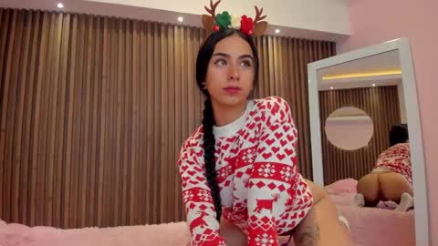 Isabella Cooper online show from 31, 12, 2024