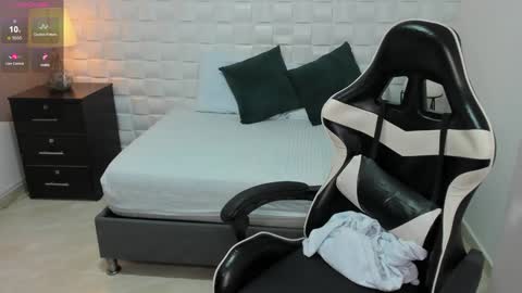 Snapshot of isabella_florez22 chatting on 3, 12, 2024 Isabel florez online show from 3, 12, 2024