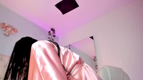   online show from 30, 1, 2025