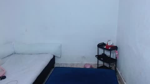 Snapshot of isabella_hots chatting on 15, 7, 2026 estefania online show from 15, 7, 2026