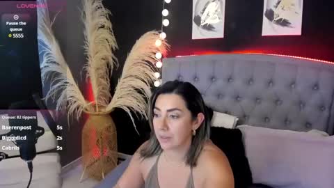 Snapshot of isabella_lt chatting on 5, 3, 2025 online show from 5, 3, 2025