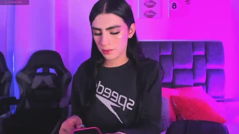 Isabella Moon9 online show from 19, 4, 2026