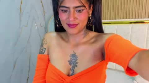 Snapshot of isabella_tx chatting on 3, 12, 2025 Online 2200 to 600 online show from 3, 12, 2025