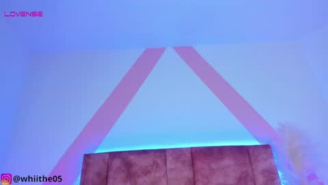 Isabella White online show from 8, 3, 2025