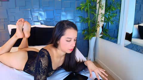 Isabella online show from 10, 12, 2024