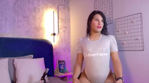 Isabella online show from 19, 10, 2025