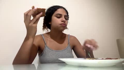 Isabella.. back again  online show from 20, 9, 2025