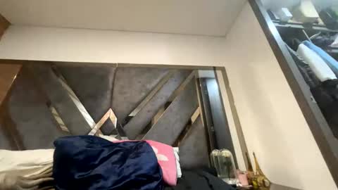 Isabella.. back again  online show from 7, 10, 2025