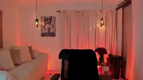 Snapshot of isabellalux_ chatting on 9, 6, 2026 ISABELLA online show from 9, 6, 2026