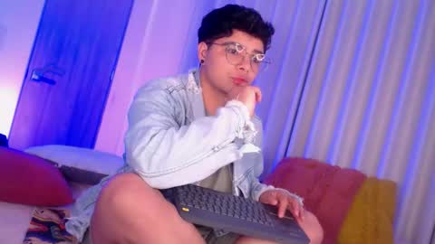 Isabella Mout  online show from 10, 2, 2026