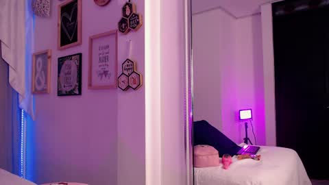 Isabelle Daza online show from 30, 3, 2026