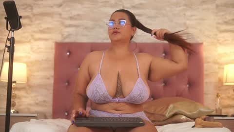 IsabellMendez online show from 7, 1, 2025