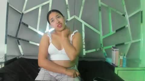 isabellrodriguez18 online show from 14, 1, 2025