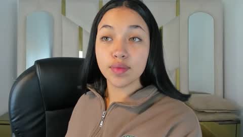 isabellrodriguez18 online show from 7, 10, 2025