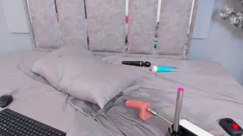 Snapshot of isabellsmmith chatting on 1, 3, 2025 Isabellsmmith online show from 1, 3, 2025