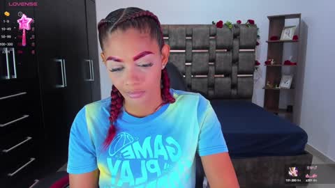 Snapshot of isabelreyes_ chatting on 15, 12, 2024 Hi mi name is Isabel online show from 15, 12, 2024