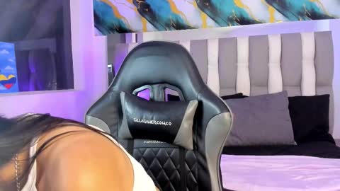 Snapshot of isadiazz chatting on 14, 12, 2025 Isa online show from 14, 12, 2025