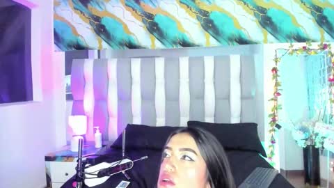 Snapshot of isadiazz chatting on 21, 12, 2025 Isa online show from 21, 12, 2025