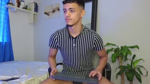 Snapshot of isaiashunt_ chatting on 3, 12, 2024 isais hunt online show from 3, 12, 2024