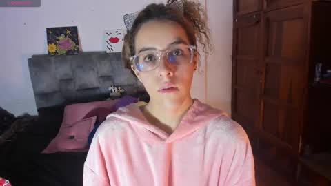 Snapshot of isangel_ chatting on 3, 10, 2025 Isabela online show from 3, 10, 2025