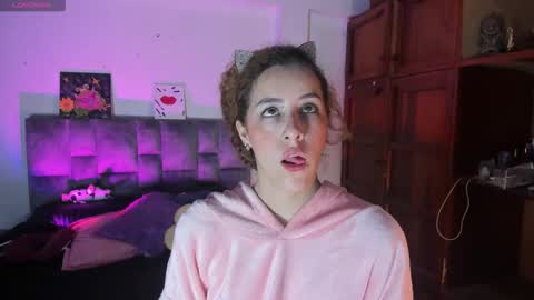 Snapshot of isangel_ chatting on 6, 10, 2025 Isabela online show from 6, 10, 2025