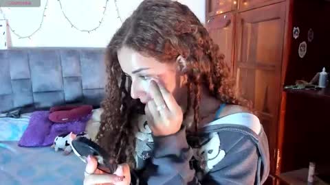 Snapshot of isangel_ chatting on 16, 12, 2025 Isabela online show from 16, 12, 2025