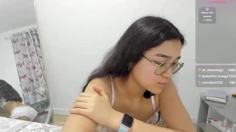 Isa Suarez online show from 15, 4, 2026