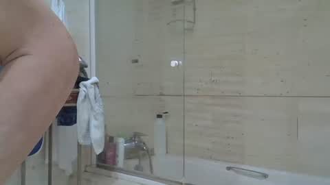 Snapshot of isd1969 chatting on 4, 11, 2025 isd1969 online show from 4, 11, 2025