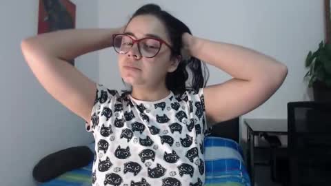 Snapshot of isemma chatting on 28, 1, 2025 Emma online show from 28, 1, 2025