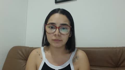 Snapshot of isemma chatting on 9, 10, 2025 Emma online show from 9, 10, 2025