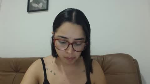 Snapshot of isemma chatting on 21, 10, 2025 Emma online show from 21, 10, 2025