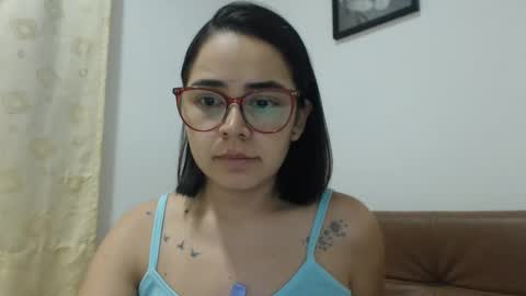 Snapshot of isemma chatting on 10, 11, 2025 Emma online show from 10, 11, 2025