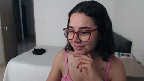 Snapshot of isemma chatting on 26, 11, 2025 Emma online show from 26, 11, 2025