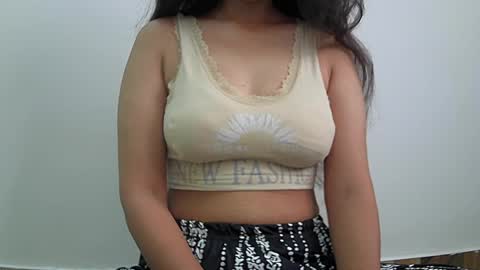 ishika_singh_ online show from 13, 7, 2026