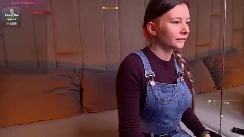 Snapshot of ishtardivine chatting on 17, 9, 2025 Ishtar online show from 17, 9, 2025