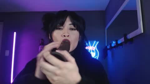 Snapshot of isis_diosa chatting on 14, 1, 2025 Ana Maria online show from 14, 1, 2025