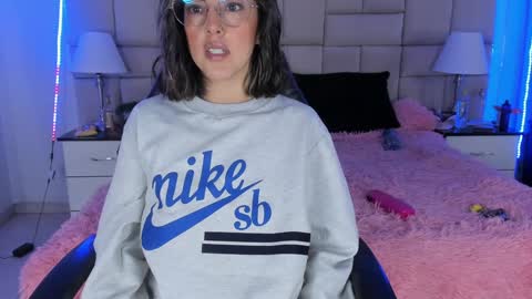 Snapshot of isis_loveyes_ chatting on 9, 12, 2024 Pauli online show from 9, 12, 2024