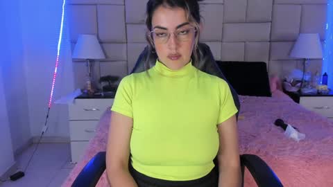 Snapshot of isis_loveyes_ chatting on 24, 12, 2024 Pauli online show from 24, 12, 2024