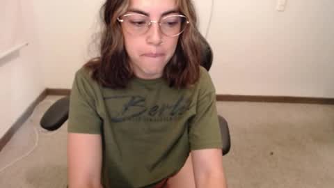 Snapshot of isis_loveyes_ chatting on 20, 1, 2025 Pauli online show from 20, 1, 2025