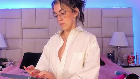 Snapshot of isis_loveyes_ chatting on 2, 3, 2025 Pauli online show from 2, 3, 2025